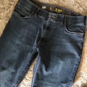 Lee Extreme Motion Straight Fit Jean